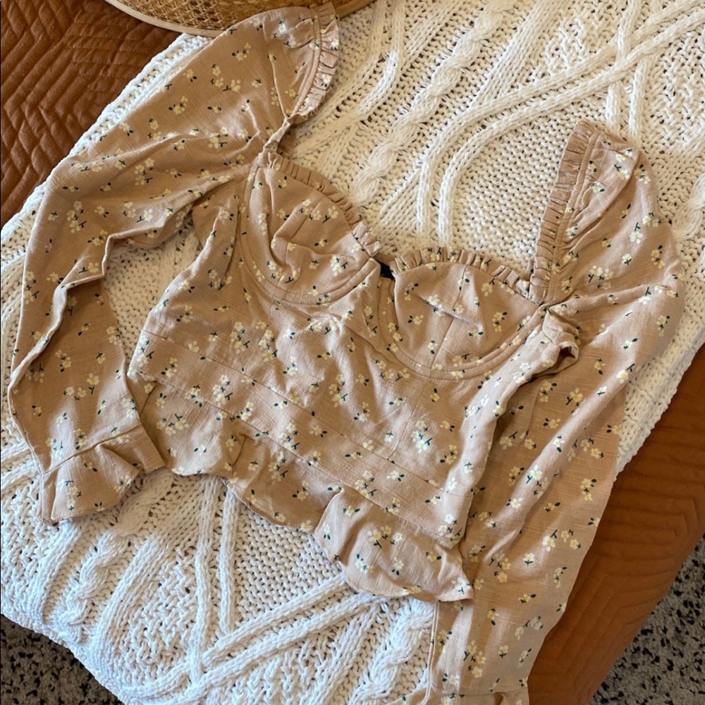 MAJORELLE Corie top in Tan Ditsy